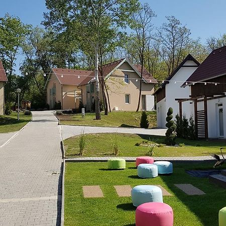 Kenese-Voelgye Villahotel Balatonkenese Exteriér fotografie